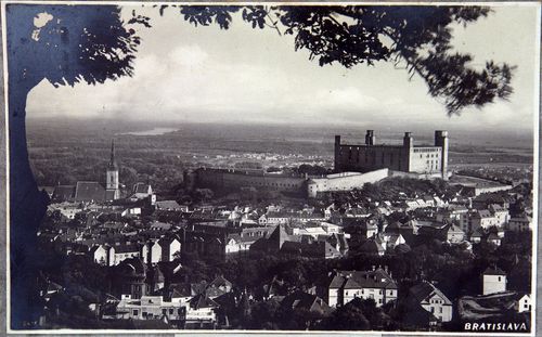Autoutunk 1934ben ; Pozsony - Bratislava[fénykép] /Shvoy Kálmán