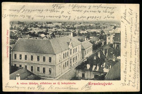 Érsekújvár A város látképe, előtérben az új leányiskola