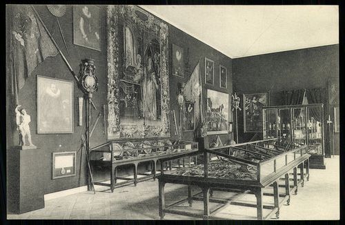 Exposition d'Art Ancien Le XVII siécle Palais du Cinquantenaire - Bruxelles 1910. La Salle des Corpo...