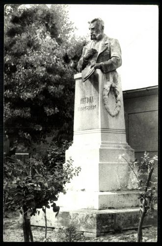 Vál; Vajda János szobra (Holló Barnabás: 1865–1917)