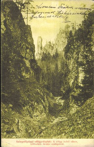 Szinyelipóci völgyrészlet. A völgy belső része, háttérben Mózes oszlopával