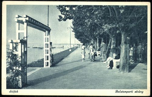 Siófok Balatonparti sétány; Promenade on the shore of Balaton – Promenade sur la rive du Balaton – P...